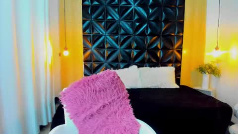 Snapshot of veyra_sereny chatting on July 2026 12:04:01 AM Vanesaa online show from July 2026 12:04:01 AM
