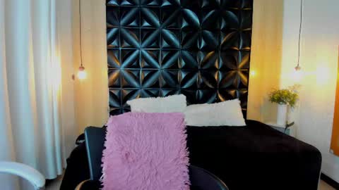 Snapshot of veyra_sereny chatting on July 2026 11:32:01 PM Vanesaa online show from July 2026 11:32:01 PM