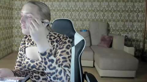 vi_luxxxy online show from May 2026 02:06:02 AM