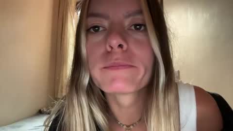 Snapshot of viajemos chatting on June 2026 06:07:01 PM papichulo y mamichula online show from June 2026 06:07:01 PM
