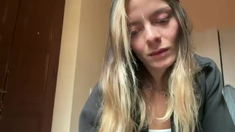 Snapshot of viajemos chatting on July 2026 04:13:01 PM papichulo y mamichula online show from July 2026 04:13:01 PM