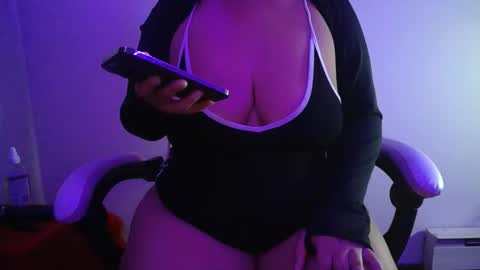vibe_xxxo online show from February 2026 06:44:02 AM
