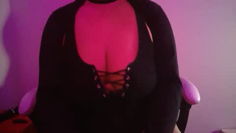 vibe_xxxo online show from February 2026 06:34:01 AM