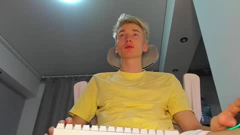 Snapshot of vibemygirl chatting on October 2025 11:43:01 AM vibemygirl online show from October 2025 11:43:01 AM