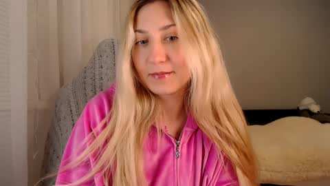 Snapshot of vibezgirl chatting on January 2025 06:48:01 PM Amelia online show from January 2025 06:48:01 PM