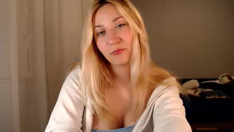 Snapshot of vibezgirl chatting on September 2025 07:59:01 PM Amelia online show from September 2025 07:59:01 PM