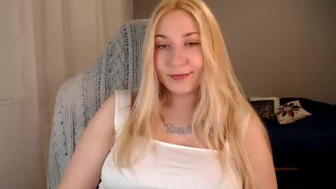 Snapshot of vibezgirl chatting on October 2025 06:38:02 PM Amelia online show from October 2025 06:38:02 PM