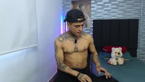 Snapshot of vicctorzc chatting on January 2025 10:35:01 PM Victor cardenas online show from January 2025 10:35:01 PM