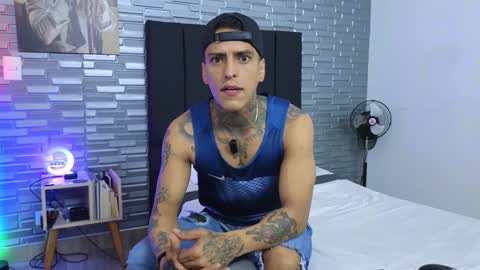 Snapshot of vicctorzc chatting on January 2025 08:43:01 PM Victor cardenas online show from January 2025 08:43:01 PM