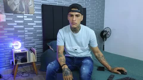 Snapshot of vicctorzc chatting on January 2025 01:31:01 AM Victor cardenas online show from January 2025 01:31:01 AM