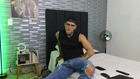 Snapshot of vicctorzc chatting on February 2025 04:06:01 AM Victor cardenas online show from February 2025 04:06:01 AM