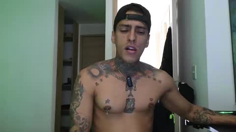 Snapshot of vicctorzc chatting on February 2025 07:07:01 PM Victor cardenas online show from February 2025 07:07:01 PM