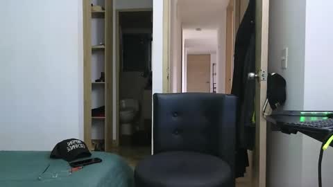 Snapshot of vicctorzc chatting on February 2025 09:43:02 PM Victor cardenas online show from February 2025 09:43:02 PM