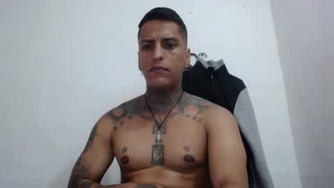 Snapshot of vicctorzc chatting on November 2025 07:27:01 PM Victor cardenas online show from November 2025 07:27:01 PM