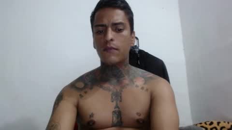 Snapshot of vicctorzc chatting on January 2026 11:18:02 PM Victor cardenas online show from January 2026 11:18:02 PM