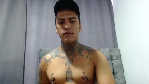 Snapshot of vicctorzc chatting on June 2026 04:52:01 PM Victor cardenas online show from June 2026 04:52:01 PM