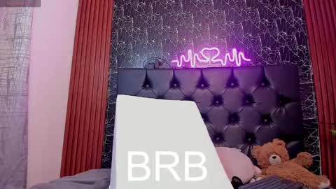 Snapshot of vichy_evans chatting on December 2024 11:25:01 PM Vichy Everyday From 1400 to 2130 Col Time online show from December 2024 11:25:01 PM