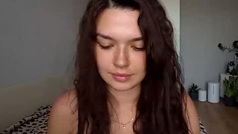 Snapshot of vicki_queen chatting on June 2026 10:15:01 AM Lina online show from June 2026 10:15:01 AM