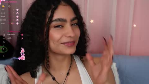 Snapshot of vicky_curly chatting on September 2025 09:39:02 PM vicky_curly online show from September 2025 09:39:02 PM
