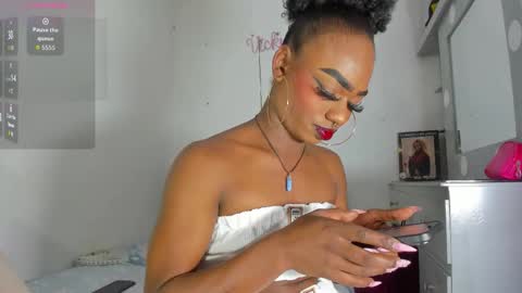 Snapshot of vicky_hotteei chatting on December 2025 04:41:02 AM vicky manuela online show from December 2025 04:41:02 AM