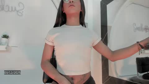 Snapshot of vicky_hottman chatting on December 2025 04:33:02 AM vicky_hottman online show from December 2025 04:33:02 AM