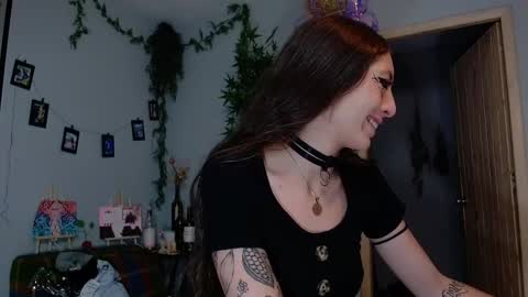 Snapshot of vickyjackson_ chatting on October 2025 06:28:02 PM Victoria online show from October 2025 06:28:02 PM