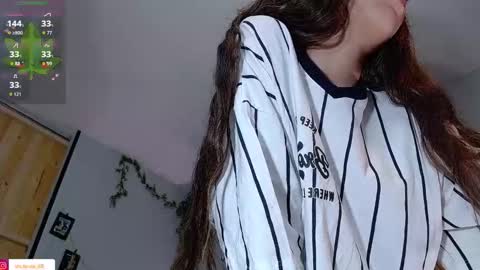 Snapshot of vickyjackson_ chatting on October 2025 07:37:02 PM Victoria online show from October 2025 07:37:02 PM