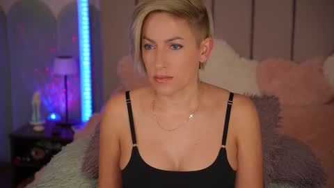 vickysecret96 online show from October 2025 04:41:01 PM