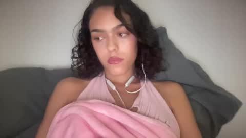 Snapshot of vickyyyx chatting on January 2025 03:35:01 AM Goddess Victory online show from January 2025 03:35:01 AM