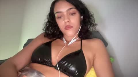 Snapshot of vickyyyx chatting on February 2025 05:10:01 AM Goddess Victory online show from February 2025 05:10:01 AM