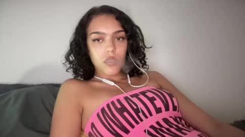 Snapshot of vickyyyx chatting on February 2025 06:56:02 AM Goddess Victory online show from February 2025 06:56:02 AM
