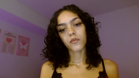 Snapshot of vickyyyx chatting on November 2025 12:43:01 AM Goddess Victory online show from November 2025 12:43:01 AM