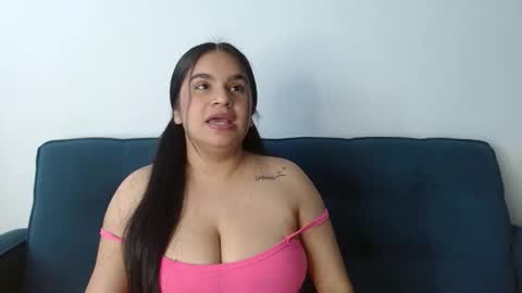 Snapshot of vicno_couple chatting on May 2026 04:36:01 PM david and emma online show from May 2026 04:36:01 PM