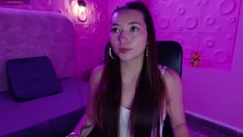 Snapshot of victoria017 chatting on November 2025 04:12:02 AM Victoria online show from November 2025 04:12:02 AM