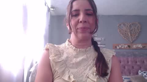 Snapshot of victoria25_meester chatting on December 2024 03:11:01 PM Hi guys Im victoria Be the one who can control me in PVT online show from December 2024 03:11:01 PM