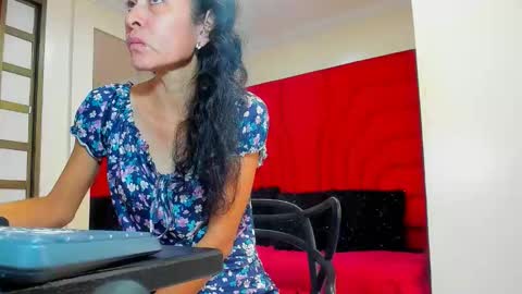 Snapshot of victoria__grey_ chatting on May 2026 07:31:02 PM Victoria grey online show from May 2026 07:31:02 PM