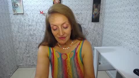 Snapshot of victoria__vic chatting on January 2025 12:42:01 AM VICTORIA online show from January 2025 12:42:01 AM