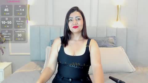 Snapshot of victoria_bourne chatting on November 2025 07:15:02 PM victoria online show from November 2025 07:15:02 PM