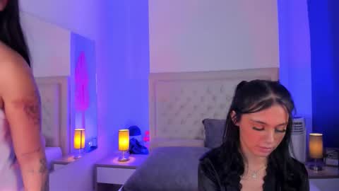 Victoria online show from October 2025 03:12:02 AM