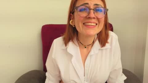 VICTORIA online show from October 2025 07:44:02 PM