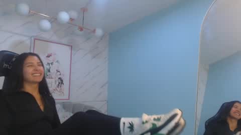 Victoria online show from April 2026 01:05:02 PM