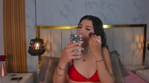 Snapshot of victoria_joliegb chatting on January 2025 12:43:01 PM Victoria Lozano online show from January 2025 12:43:01 PM