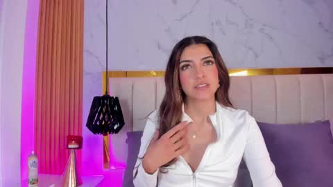 Snapshot of victoria_joliegb chatting on February 2025 01:06:01 PM Victoria Lozano online show from February 2025 01:06:01 PM