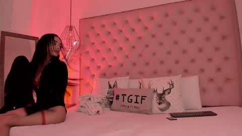 Snapshot of victoria_kitt chatting on February 2025 07:27:01 PM victoria_kitt online show from February 2025 07:27:01 PM