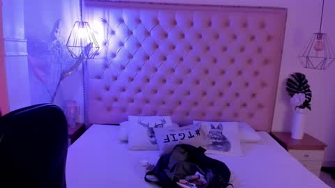 Snapshot of victoria_kitt chatting on October 2025 07:21:01 PM victoria_kitt online show from October 2025 07:21:01 PM