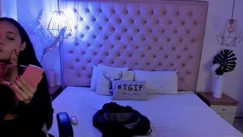 Snapshot of victoria_kitt chatting on October 2025 07:11:01 PM victoria_kitt online show from October 2025 07:11:01 PM