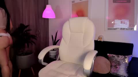 Snapshot of victoria_korss chatting on February 2025 11:22:01 PM Victoria  online show from February 2025 11:22:01 PM