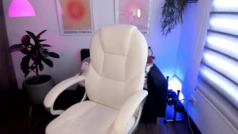 Snapshot of victoria_korss chatting on March 2025 01:35:02 PM Victoria  online show from March 2025 01:35:02 PM