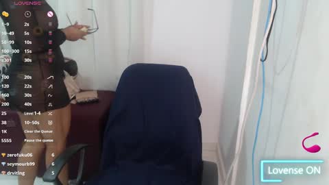 Snapshot of victoria_milf06 chatting on January 2025 09:19:02 AM victoria online show from January 2025 09:19:02 AM