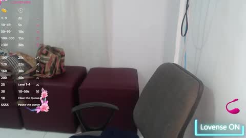 Snapshot of victoria_milf06 chatting on February 2025 02:05:02 AM victoria online show from February 2025 02:05:02 AM